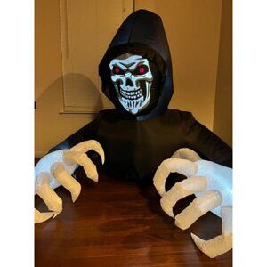 5 Ft Halloween Inflatable Decoration Grim Reaper Spooky Ghost with LED Lights